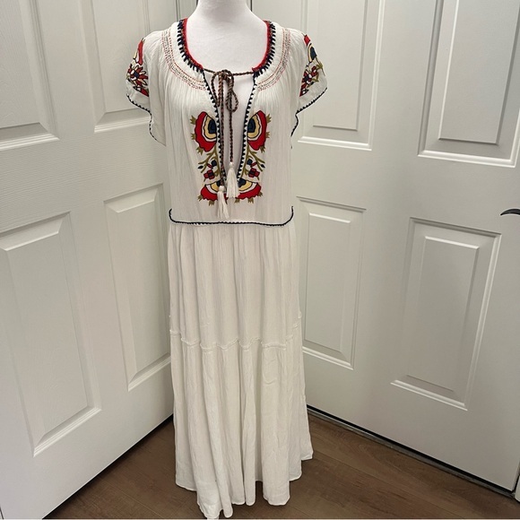 Free People Dresses & Skirts - Free People White Embroidered Maxi Dress Boho Cottagecore Hippy Y2K Romance 43”